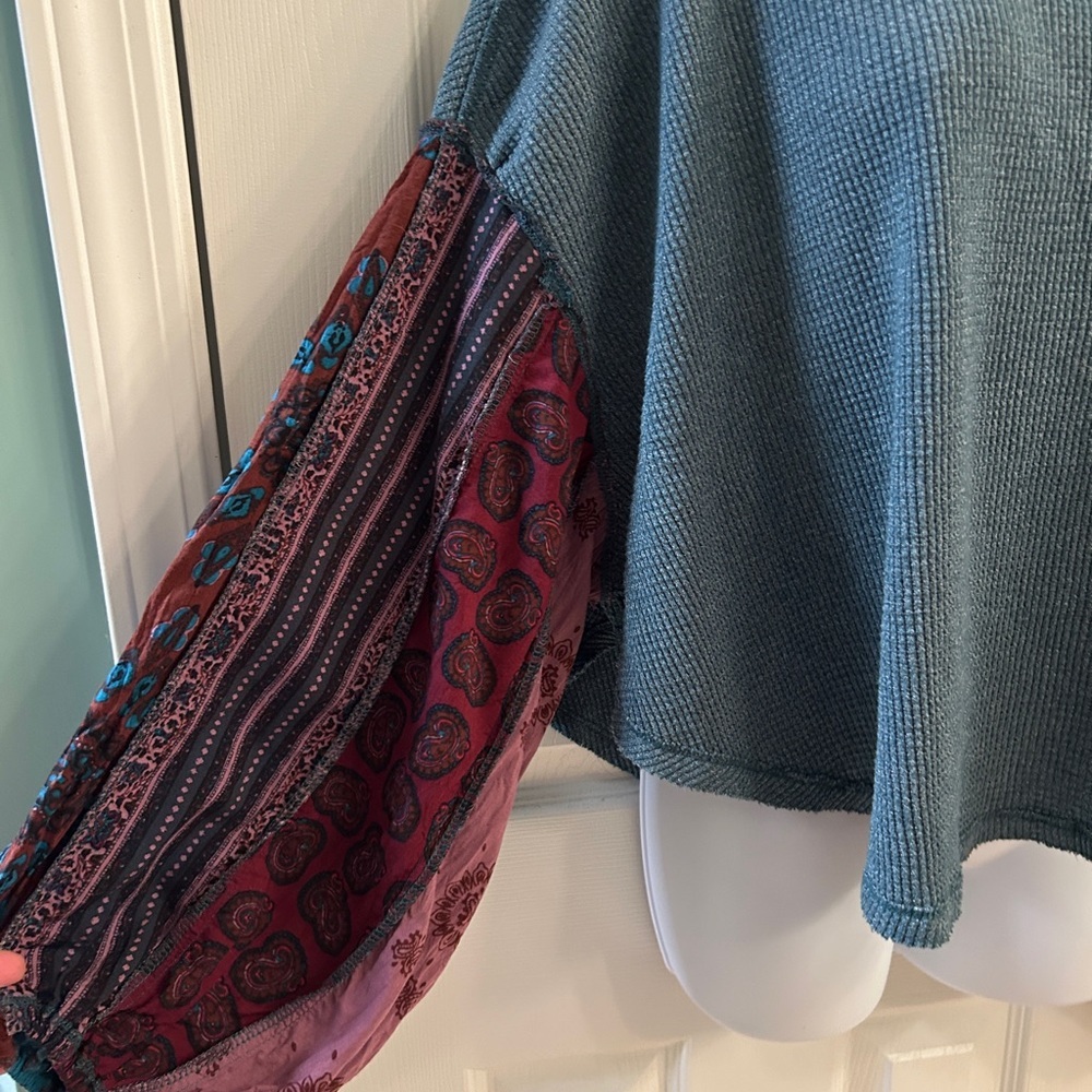 EUC We The Free Teal Blossom Thermal Top - Picture 2 of 9